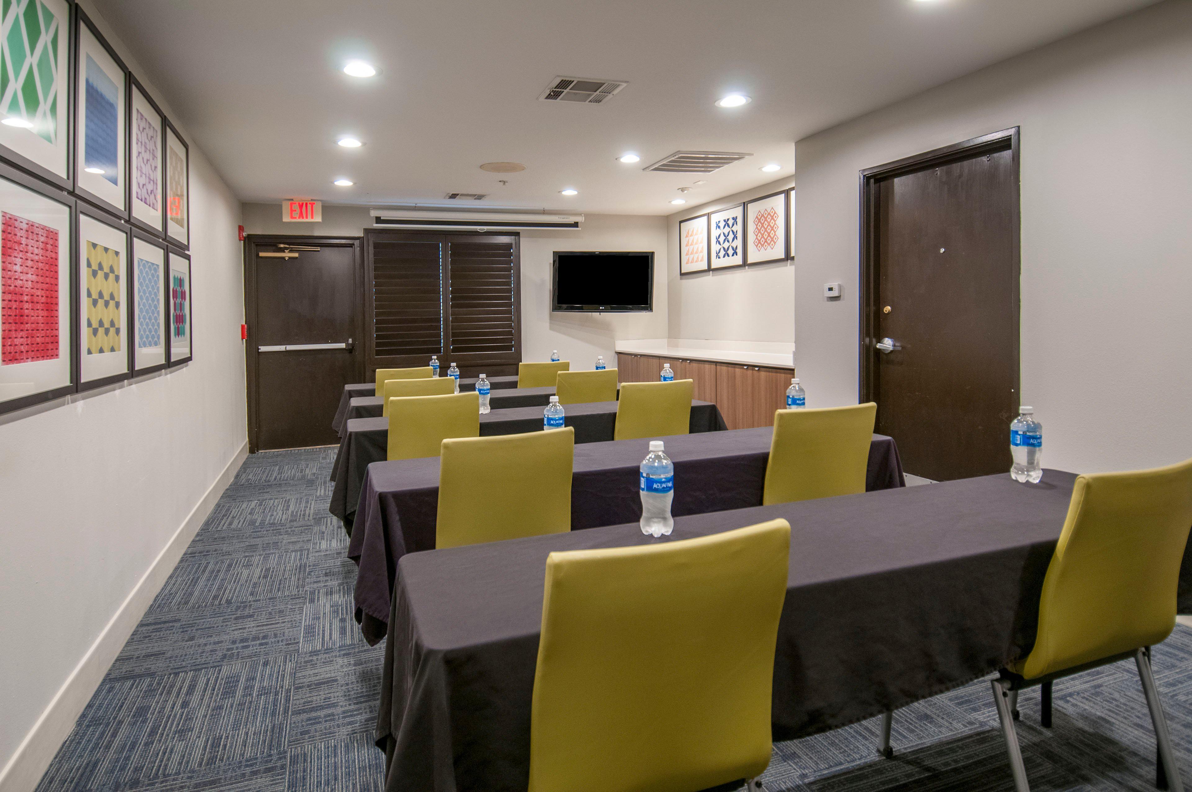 Holiday Inn Express Hotel & Suites Plano West - Frisco By Ihg Εξωτερικό φωτογραφία