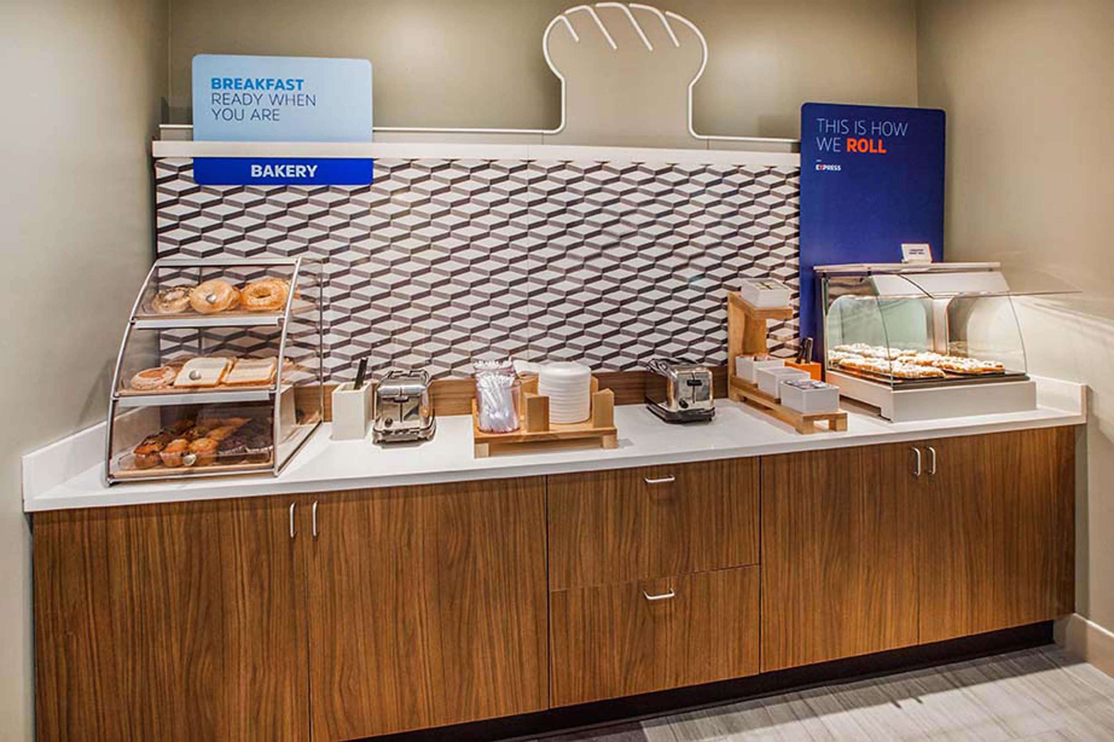 Holiday Inn Express Hotel & Suites Plano West - Frisco By Ihg Εξωτερικό φωτογραφία