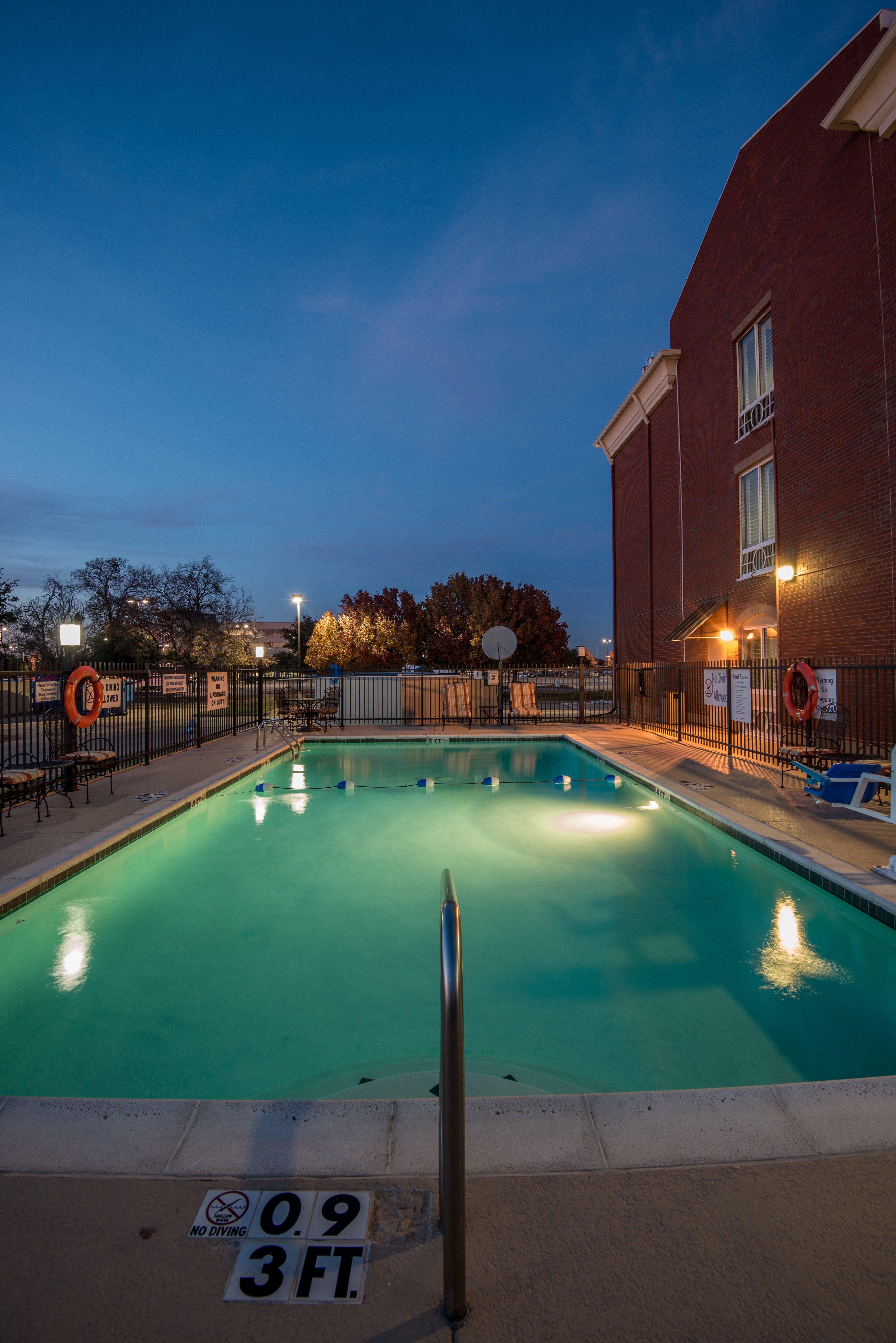 Holiday Inn Express Hotel & Suites Plano West - Frisco By Ihg Εξωτερικό φωτογραφία