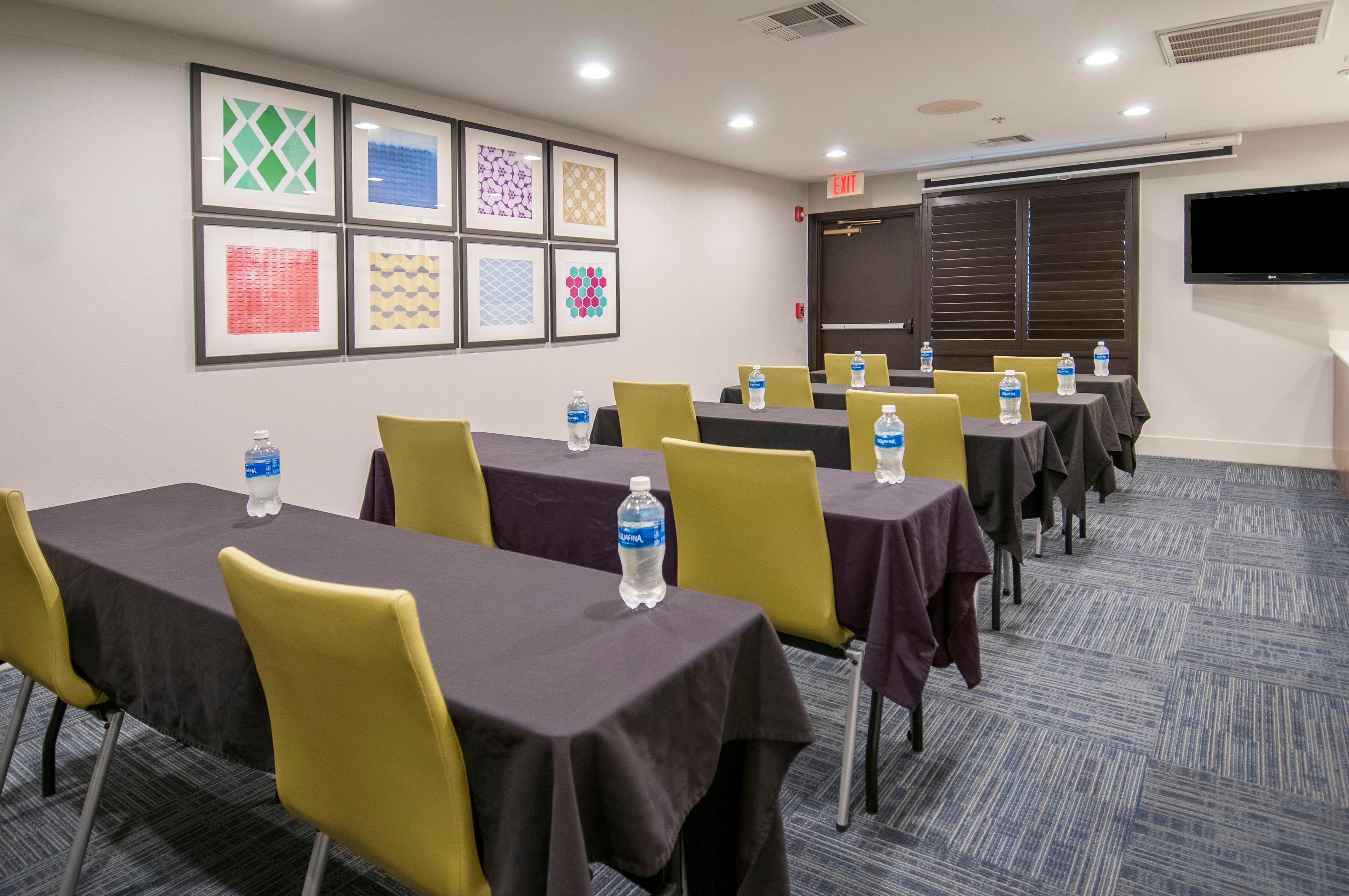 Holiday Inn Express Hotel & Suites Plano West - Frisco By Ihg Εξωτερικό φωτογραφία