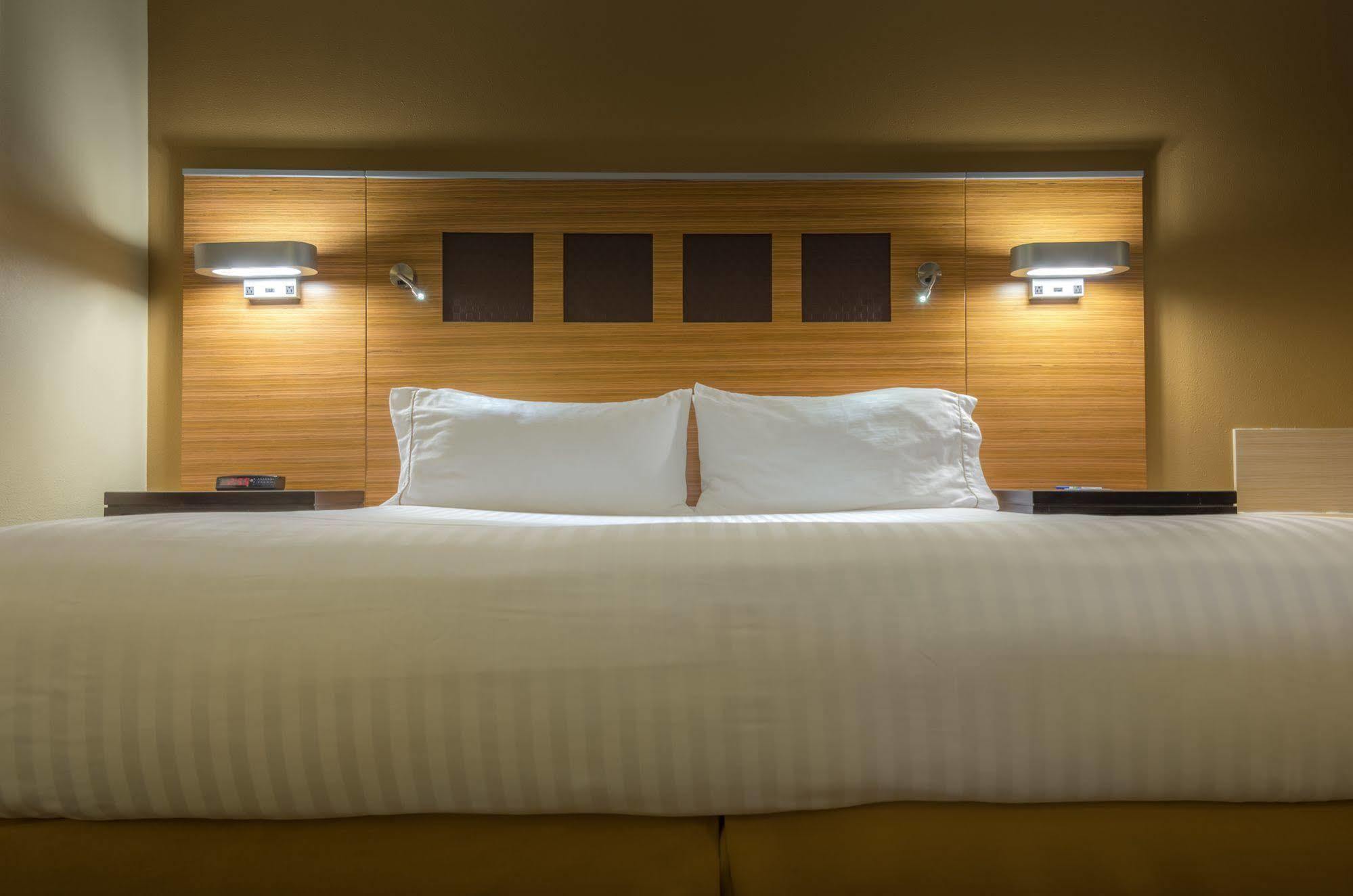Holiday Inn Express Hotel & Suites Plano West - Frisco By Ihg Εξωτερικό φωτογραφία