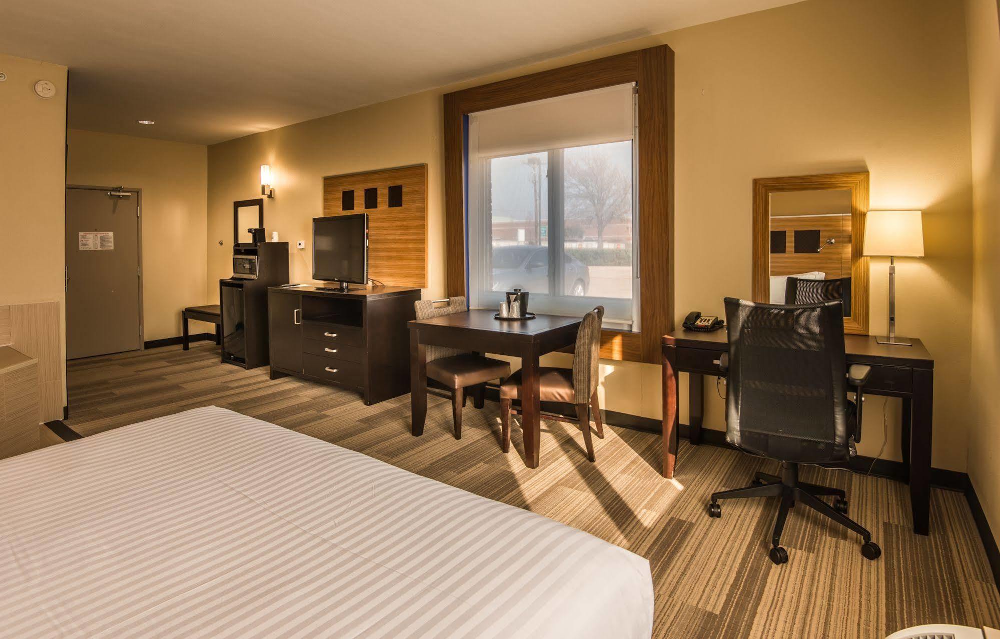 Holiday Inn Express Hotel & Suites Plano West - Frisco By Ihg Εξωτερικό φωτογραφία